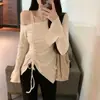 Dulce conjunto de dos piezas para mujer: top asimétrico de manga larga con cordón y falda de encaje tipo pastel, adecuado para figuras petite