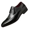Zapatos de Cuero Transpirables Versátiles para Jóvenes Tallas Grandes Transfronterizos Bloques de Color Tallado Personalidad de Negocios Patchwork Casual Formal Zapatos de Cuero