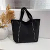 Bolsa Tote Simples Transfronteiriça Grande Capacidade Bolsa de Ombro Único Venda Quente Bolsa de Mão Única com Rebites Bolsa de Ombro Única Bolsa de Axila Retrô