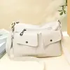 Bolsa de ombro feminina transfronteiriça, bolsa quadrada pequena fashion, novo modelo de verão 2026, bolsa de ombro e transversal de grande capacidade para mães de meia-idade, moderna