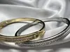 Pulseira Larga Europeia e Americana Transfronteiriça Feminina em Aço Titânio Zircônia Aço Inoxidável Microincrustada com Diamantes Pulseira Moderna e de Alto Padrão