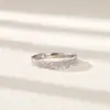 Anéis de Casal Embrace, um Par de Anéis Abertos Lisos Texturizados de Nicho de Alta Qualidade, Presente da Moda e Simples para o Dia dos Namorados
