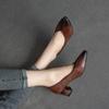 Zapatos de mujer Shanghai Jietu 2022 de piel de vaca de primera capa, pulidos a mano, color retro, tacón bajo, elegantes, versátiles, cómodos, de moda, con tacón
