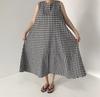 Chic Coreano2026 Nuevo Estilo de Verano Chaleco de Cuadros Blanco y Negro Vestido Chaleco Holgado sin Mangas Largo hasta la Rodilla Falda Larga de Algodón y Lino para Mujer