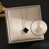 Pulseira de Trevo da Sorte Dupla Face em Madrepérola Versão Coreana para Mulheres, Estilo Ins de Moda de Luxo Leve, Pulseira com Diamantes que Não Desbota