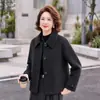 Casaco de lã de alta qualidade para mulheres, modelo curto, coleção outono/inverno 2026, tamanho petite, elegante e sofisticado, adequado para mães de meia-idade