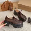 Sapatos Mocassins Femininos Estilo Britânico para Primavera e Outono Sapatos Versáteis de Corte Profundo Sapatos Pequenos de Couro Sapatos com Solado Grosso Novo com Cadarço Moda Sapatos Femininos