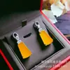 Aretes de calcedonia verde natural plateados en plata con incrustaciones, aretes minimalistas de ágata blanca y aretes colgantes de jadeíta con incrustaciones