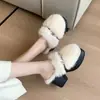 Chinelos peludos de salto ultra alto com strass para mulheres, de calçar, outono/inverno 2026, forrados com pelúcia, bico fechado, chinelos de algodão com salto grosso