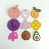Accesorios de Cuero Personalizados Rosa Lindo Dibujo Animado Impresión UV Colgante Redondo para Bolso Hoja Llavero Colgante de Cuero PU