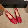 Zapatos de ballet súper suaves zapatos planos de frijol mujer otoño e invierno lazo rojo boca poco profunda zapatos de vestir zapatos pequeños de cuero súper suaves Wanwan