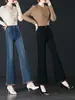 Calça Jeans Feminina Flare com Renda e Strass, Estilo Novo Primavera e Outono 5202, Rejuvenescedora, Emagrecedora, Borda Bordada Delicada, Cauda de Peixe Levemente Flare