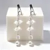 Pinzas de Pezón de Perla Super Hada del Valle de los Lirios en Blanco Plateado, Lujo Ligero para Usar al Aire Libre, Accesorios Eróticos de Nicho, Productos para Adultos SM