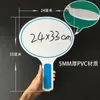 Levantar mano traer mercancía mano activa sostener cartel puede competencia árbitro tablero cartel transmisión en vivo limpiar escribir animar señal de mano juez escribir a mano no otro