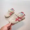 Zapatillas infantiles, colección otoño 2026, zapatos casuales de suela blanda para niñas, tallas medianas y grandes, zapatillas deportivas para estudiantes, zapatos de caña baja para niños