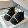 Botas tipo Martin para niños estilo coreano 2025 nuevas de otoño e invierno, botas elegantes para niñas, botines cortos de cuero para niños, botas sencillas, zapatos antideslizantes
