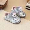 Zapatillas para niñas, colección primavera 2026, estilo nuevo, zapatos de princesa de moda con lazo, suela suave, antideslizantes, zapatos casuales