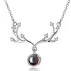 Collar de plata de ley S925 con 100 idiomas "Te amo", un ciervo tiene tu red roja con el mismo colgante de proyección de memoria de amor