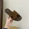 Sandálias de tiras cruzadas em H estilo férias para mulheres, adequadas para uso ao ar livre no verão, com sola plana, macia e antiderrapante, design de dedo do pé preso, casuais e versáteis