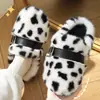 Zapatillas de algodón con sensación de pisar caca para mujer, nuevo estilo 2026, otoño e invierno, para interior, hogar, antideslizantes, cálidas, de terciopelo plush, de algodón para damas