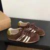 Tênis de treino alemão vermelho retrô para mulheres, novo estilo 2026, confortável e versátil, com sola macia, tênis casuais, sapatos femininos estilo Forrest Gump