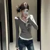 Estilo Novo Outono e Inverno Veludo Alemão Gola V Botões Patchwork Falso Duas Peças Manga Longa Camiseta Slim Fit Afunilamento na Cintura Top Versátil para Mulheres