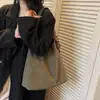 Bolsa Grande Retro Mate para Mujer 2025 Nueva Moda de Invierno Bolso Tote para Viaje Cotidiano Más Fácil de Combinar Bolso de Hombro de Gran Capacidad