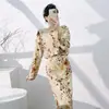2026 nuevo modelo tela de algodón y seda estilo retro pintura a tinta fino con caída rojo muro del palacio estampado Du Ruo vestido ropa para el hogar