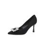 2026 Venta Caliente Nuevos Zapatos de Salón de Tacón Alto Fino Punta Puntiaguda Hebilla Cuadrada de Pedrería Corte Bajo Francés Negro Puro Deseo