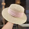 Sombrero de Paja Hueco de Estilo Old Money Francés con Copa Plana para Mujer, Sombrero de Sol de Verano para Vacaciones en la Playa con Ala Ancha para Protección Solar