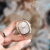 Relógio Feminino Moda Vintage Simples Versátil Diário Elegante À Prova D'água Nicho Feminino Pulseira de Malha Fina