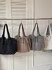 Bolsa tote grande de estilo coreano para mulheres, novo modelo de verão 2026, bolsa de mão simples de cor sólida, bolsa de ombro de veludo cotelê