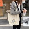 19242 Bolso de Hombro de Pana Estilo Japonés y Coreano Mori Lindo Bordado para Estudiantes Bolsa Escolar de Clase Bolso de Tela de Mano Artístico para Mujeres