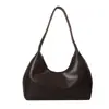 Bolsa pequena bolsa feminina 2023 nova outono e inverno bolsa de ombro portátil estilo coreano cor contrastante couro macio simples bolsa de axila tipo bolinho