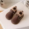 Zapatos de algodón para niñas con forro de felpa, elegantes y sencillos zapatos tipo Birkenstock para niños, nuevo modelo de invierno 2026, cálidos zapatos para exteriores para niños pequeños
