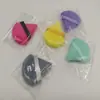 Venta caliente transfronteriza en stock pequeño triángulo polvo suelto borla de algodón en forma de abanico maquillaje sin ángulo muerto borla de polvo de miel herramientas de maquillaje de belleza