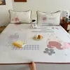 Matriz de Resfriamento de Seda Gelada Desenho de Menina Grau Materno e Infantil Classe A 2026 Novo Modelo Lençol de Cama Refrescante para o Verão Pad Lavável à Máquina Tapete Macio a