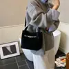 Bolso de Hombro Cruzado Tipo Cubo Otoñal Moderno y Elegante para Mujer 2025 para Ir al Trabajo