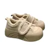 Sapatos femininos de algodão com sola grossa, que aumentam a altura, novo estilo inverno 2026, forrados com fleece, casuais, oversized, quentes, com fecho de velcro, fáceis de calçar e design fofo