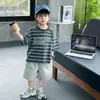 Traje de Verano a Rayas de Manga Corta para Niños, Estilo Coreano, Elegante Conjunto Casual de Dos Piezas para Niños, Ropa Infantil de Comercio Exterior Moderna y Genial