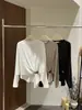 [Kai Pu] Diseño de Otoño de Trece Líneas Dobladillo Asimétrico Hebilla de Cuero Estilo Casual Camiseta Cardigan de Punto para Mujer TB4226