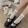 Calcetines de gatito con bloques de color rojo y blanco para mujer, calcetines de media pantorrilla, calcetines de algodón de malla primavera-verano, con lunares, estilo universitario de moda, calcetines lindos para mujer