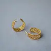 Pendientes de Encaje Hueco con Patrón de Malla Estilo Francés Minimalista Retro Elegante Chapados en Oro Latón Estilo de Corte Forma de C