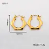 Joyería Popular Europea y Americana Acero de Titanio Hilo Convexo Pendientes Brillantes Diseño Único Pendientes de Nicho Fábrica Mayorista de Pendientes para Mujer