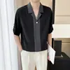 Nova Camisa Masculina Primavera 2026 Color Block, Botão Escondido, Seda Gelada, Gola Cubana, Manga Média, Luxo Leve, Venda Direta da Fábrica, Dropshipping de Peça Única