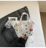 2025 Nueva Llegada Bolso de Mano con Estampado de Cerezas Moda Bolso de Mujer Gran Capacidad Lindo Bolso de Hombro para Viajar Elegante Bolso Balde
