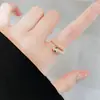 Bienes de Lujo Franceses Nuevo Estilo Microincrustación de Circonita Espíritu de Lujo Ligero Forma de Serpiente Anillo Abierto Accesorios para el Dedo de Mujer Anillo Distintivo para Mujer