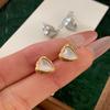 Pendientes de amor Fritillary para mujer, exquisitos pendientes pequeños franceses, ligeros, de lujo, de alta gama, con forma de corazón de melocotón, diseño simple, venta al por mayor