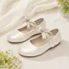 Zapatos de Princesa Blancos Hueso para Niñas, para Bodas, Eventos Formales y Actuaciones, con Lazo de Pedrería y Estilo Delicado