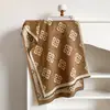 Lenço Xale Quadrado Jacquard com Franjas Padrão Geométrico Artístico Vintage Moda Elegante Roupa de Exterior Feminina Fabricante